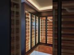 Luxus-moderne Weinschränke für das Wohnzimmer aus schwarzem Glas der Marke MINXINLONG