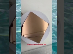 Spiegel aus Edelstahl in Bronzefarbe -