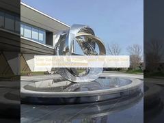 Skulptur aus pulverbeschichtetem 316L-Edelstahl in silberner, goldgrauer Farbe für die Außendekoration