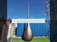 Skulptur aus pulverbeschichtetem 316L-Edelstahl in silberner, goldgrauer Farbe für die Außendekoration