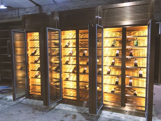 Guter Preis Privater kundengebundener Größen-Entwurf des farbigen Edelstahl-Wein-Kabinetts Online