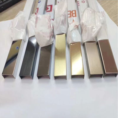 Guter Preis U-förmige Edelstahl-Zierleisten für Innen- und Außendesign PVD-farbige Sockelleisten-Kantenverkleidung Online