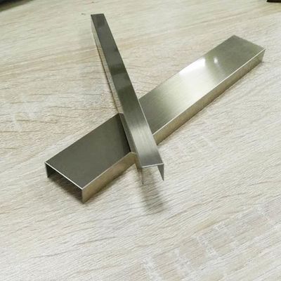 Guter Preis Güteklasse 304 316L 201 Gold Silber Roségold Farbe U-förmige Edelstahl-Zierleiste für Fliesentrennwand Online