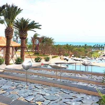 Color Powder Coated Silver Brass 316L Stainless Steel Outdoor Sculpture In Water Fountain