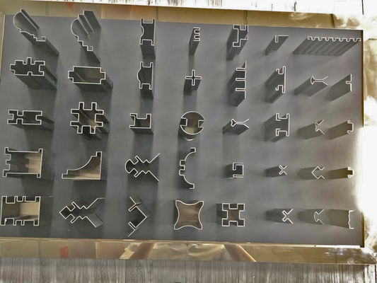 Guter Preis 0.8mm 2.0mm Edelstahl-Ordnungs-Streifen Polyshaped PVD, das Rose Gold Black Silver Brushed beschichtet Online