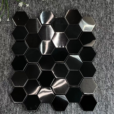 Ausgeklügelte und zeitlose Mosaikfliesen aus Edelstahl für klassische Designs