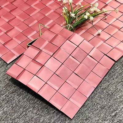 Anpassbare Mosaikfliesen aus Edelstahl für moderne und anspruchsvolle Wände