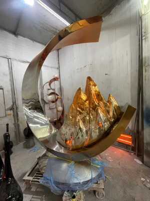 Guter Preis 201 304 316L Maßgeschneiderte Größe Edelstahlskulptur Personalisierte Metallabstrakte Statue für Villa Garten Online